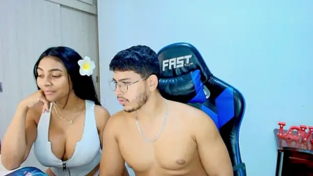 sophia and alex online show from December 19, 12:39 am