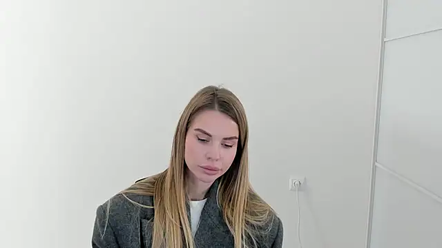 LinaBey online show from November 15, 12:56 pm