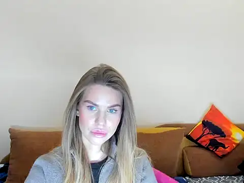 LinaBey online show from February 12, 5:30 pm