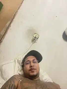 omascarado   online show from October 30, 5:20 am