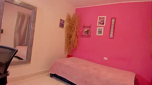 elmasmas01 online show from November 23, 9:36 pm