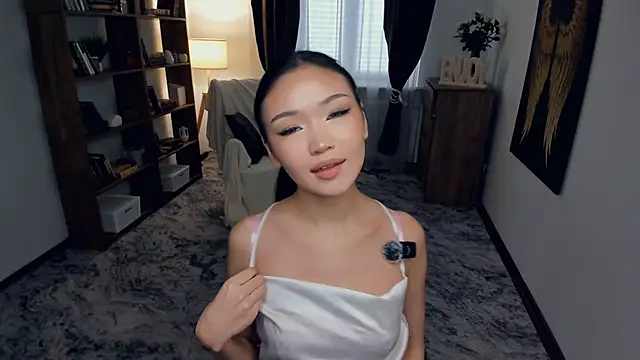 Snapshot of OnieClose chatting on November 15, 8:11 am OnieClose online show from November 15, 8:11 am