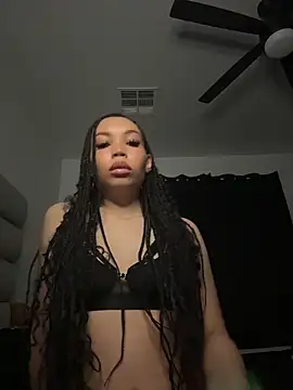 Snapshot of nikkiloveee chatting on June 17, 5:21 am nikkiloveee online show from June 17, 5:21 am