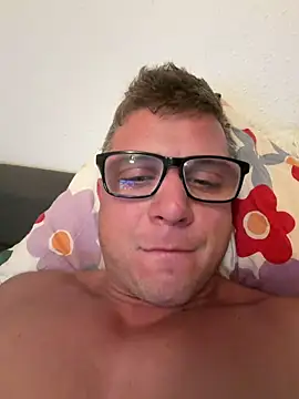 PolishBoy1995 online show from May 29, 8:18 pm