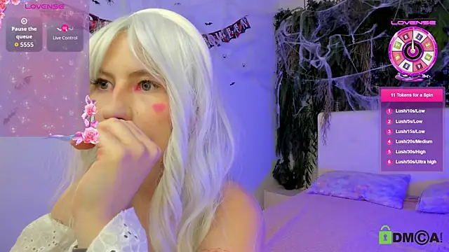 Snapshot of Lillith__6ia chatting on November 1, 2:52 pm Lillith 6ia online show from November 1, 2:52 pm