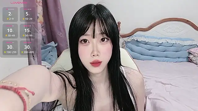 Snapshot of Vivian-88 chatting on April 15, 1:45 am Vivian-88 online show from April 15, 1:45 am