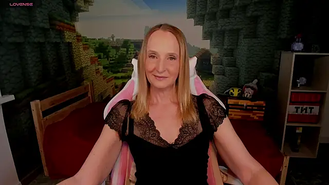 Snapshot of ScarlettPalmer chatting on May 2, 9:36 am ScarlettPalmer online show from May 2, 9:36 am