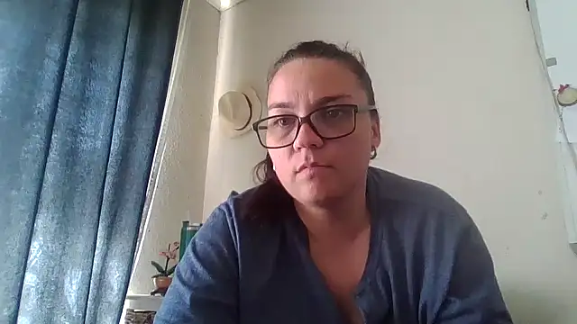 Snapshot of lilMissMarli chatting on April 16, 8:59 am lilMissMarli online show from April 16, 8:59 am