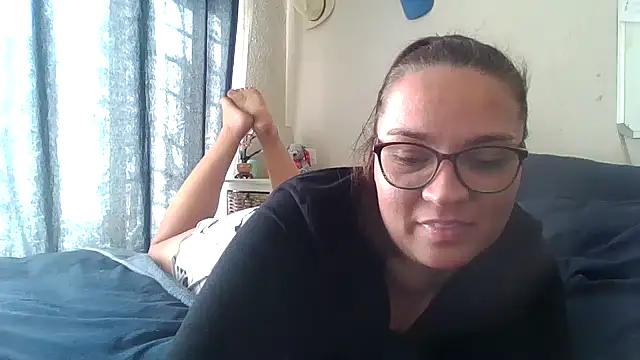 Snapshot of lilMissMarli chatting on July 2, 8:20 am lilMissMarli online show from July 2, 8:20 am