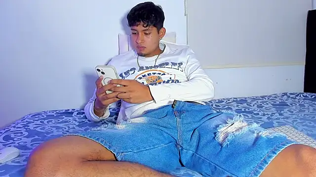 Snapshot of Dominic_King chatting on December 1, 1:43 am Dominic King online show from December 1, 1:43 am