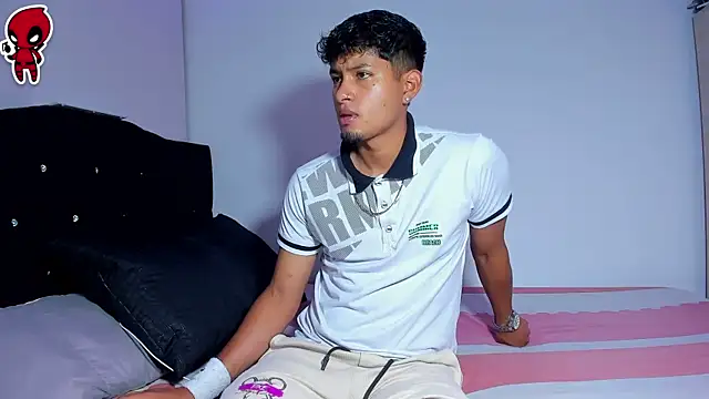 Snapshot of Dominic_King chatting on March 2, 1:30 am Dominic King online show from March 2, 1:30 am