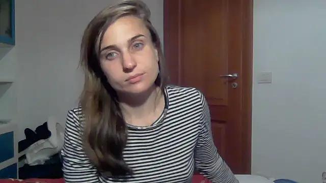 SinnEmily online show from April 11, 4:11 pm