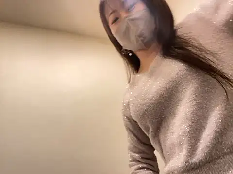 hitomi desu online show from November 24, 2:17 pm