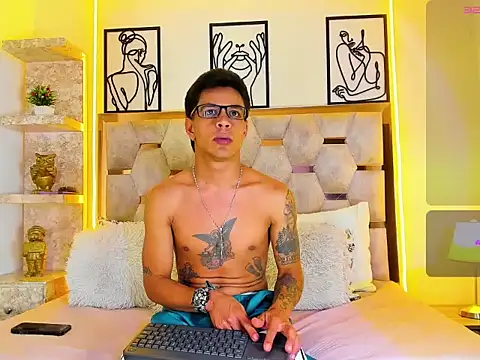 Snapshot of Andrew_Haalls chatting on October 28, 12:52 pm Andrew Haalls online show from October 28, 12:52 pm