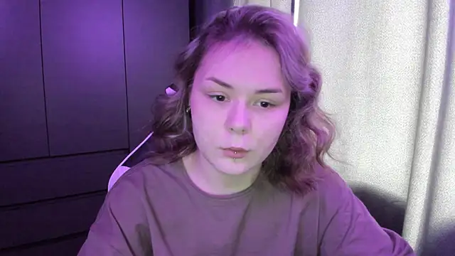 sophia lix online show from December 19, 5:25 am