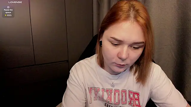 sophia lix online show from April 4, 2:03 pm