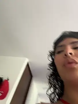 SugarTroubl33 online show from April 9, 2:11 pm