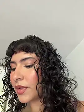 SugarTroubl33 online show from May 28, 2:36 pm