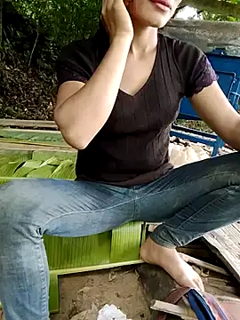 Snapshot of doggy-00 chatting on July 9, 5:00 am doggy-00 online show from July 9, 5:00 am