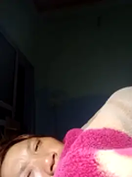 bella-la online show from February 28, 9:27 pm