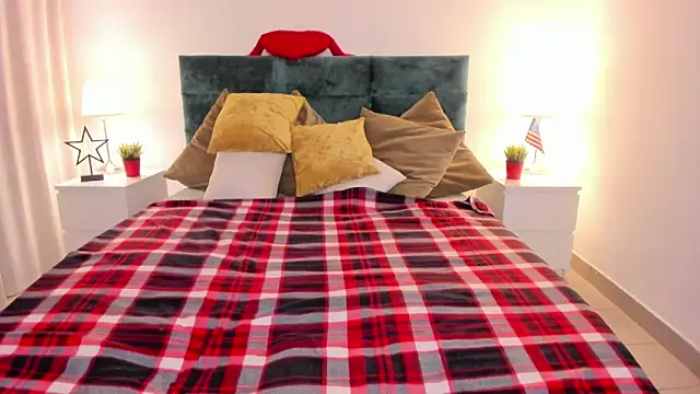 babyyullii online show from March 25, 5:35 am