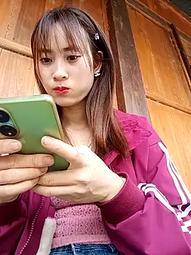 Em xinh01 online show from March 17, 4:39 am