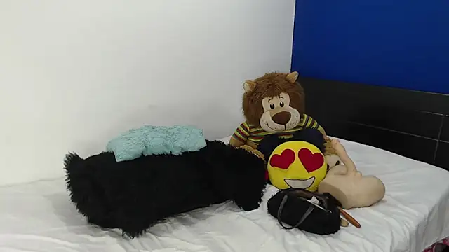 EmmilyConnor online show from April 17, 2:53 pm