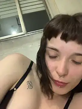 Snapshot of xlucifer13 chatting on November 4, 2:43 am xlucifer13 online show from November 4, 2:43 am