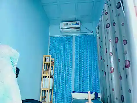 Snapshot of Fiona1010 chatting on February 9, 11:20 pm Fiona1010 online show from February 9, 11:20 pm