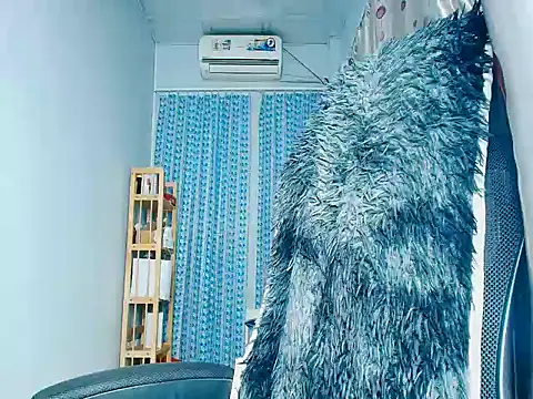 Snapshot of Fiona1010 chatting on February 28, 11:17 pm Fiona1010 online show from February 28, 11:17 pm