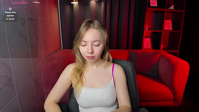 Nora Miller online show from December 20, 6:42 am