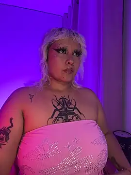 pinkbaddie777 online show from February 4, 2:39 am