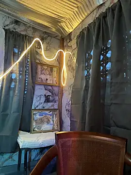  bitesizedbabe online show from March 10, 9:47 am