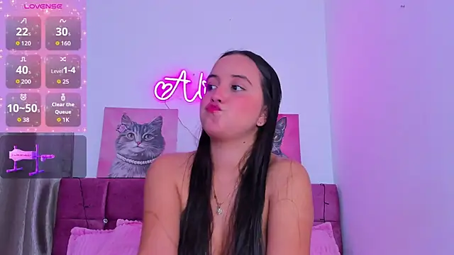 Snapshot of alissonsweet18 chatting on May 15, 1:07 pm alissonsweet18 online show from May 15, 1:07 pm