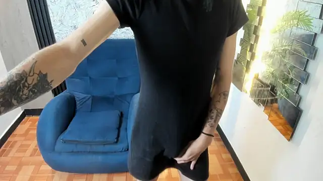 Nick carterr  online show from April 16, 7:47 pm