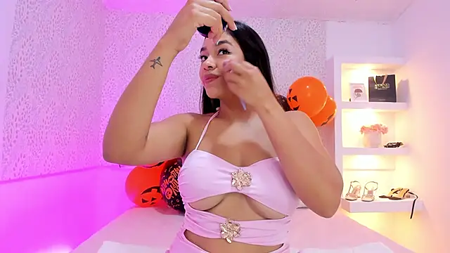 KatieBoison online show from November 1, 8:00 pm