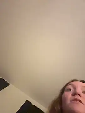 Snapshot of stonerbaby chatting on June 11, 2:53 am stonerbaby online show from June 11, 2:53 am