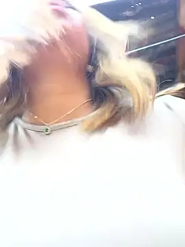 AriVelvet online show from January 14, 8:03 pm