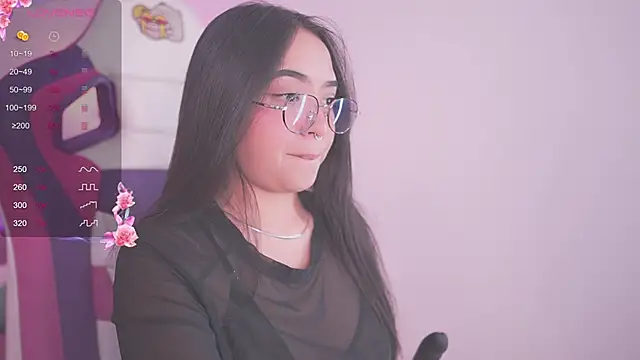 Snapshot of Zaffy_ chatting on November 4, 7:02 pm Zaffy online show from November 4, 7:02 pm