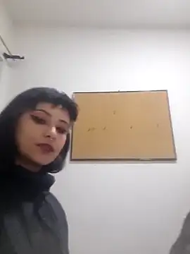 Snapshot of Sandyofi chatting on November 4, 11:15 pm Sandyofi online show from November 4, 11:15 pm