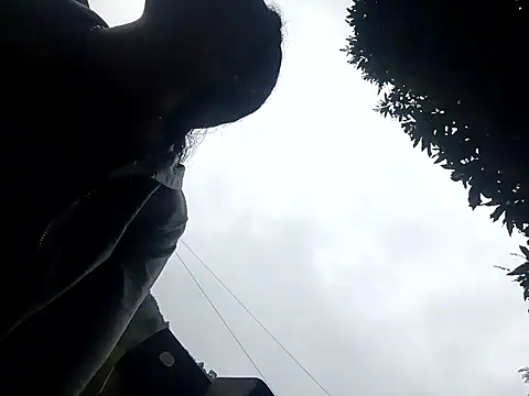 Snapshot of Camila-Valverde chatting on February 15, 1:31 pm Camila-Valverde online show from February 15, 1:31 pm