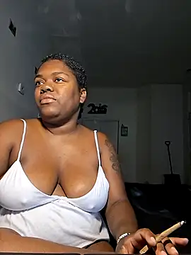 Snapshot of BIGBOOTIBAMBI chatting on July 21, 4:53 pm BIGBOOTIBAMBI online show from July 21, 4:53 pm