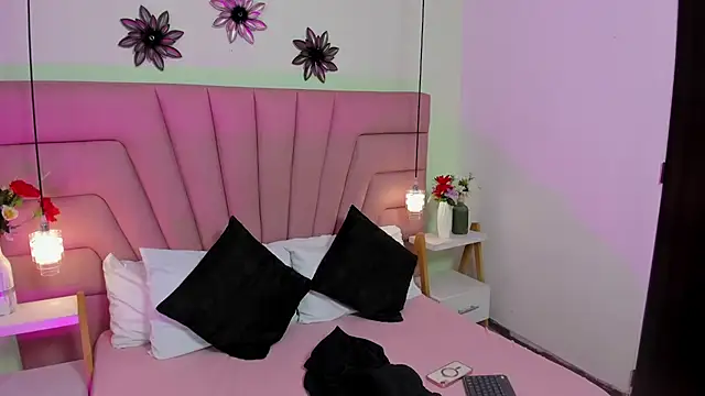 Kim Luna1 online show from February 23, 3:04 am