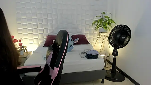 victoria 243 online show from February 16, 4:19 am