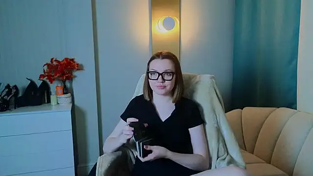 Snapshot of R_I_N_A chatting on November 3, 1:08 am R I N A online show from November 3, 1:08 am