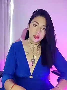 Snapshot of IsoldeX chatting on November 4, 2:16 pm IsoldeX online show from November 4, 2:16 pm