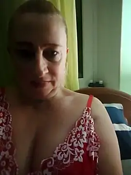 Snapshot of Esenia505 chatting on October 30, 1:18 am Esenia505 online show from October 30, 1:18 am