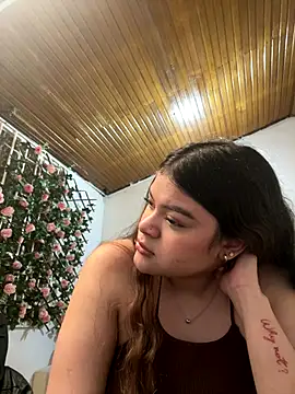 Snapshot of Tharafresneda_ chatting on October 29, 2:30 pm Tharafresneda  online show from October 29, 2:30 pm