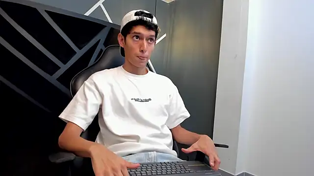 Niick Carter online show from November 10, 11:26 pm