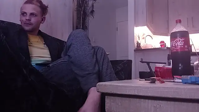 THOMMONSTER5299 online show from December 13, 8:25 pm